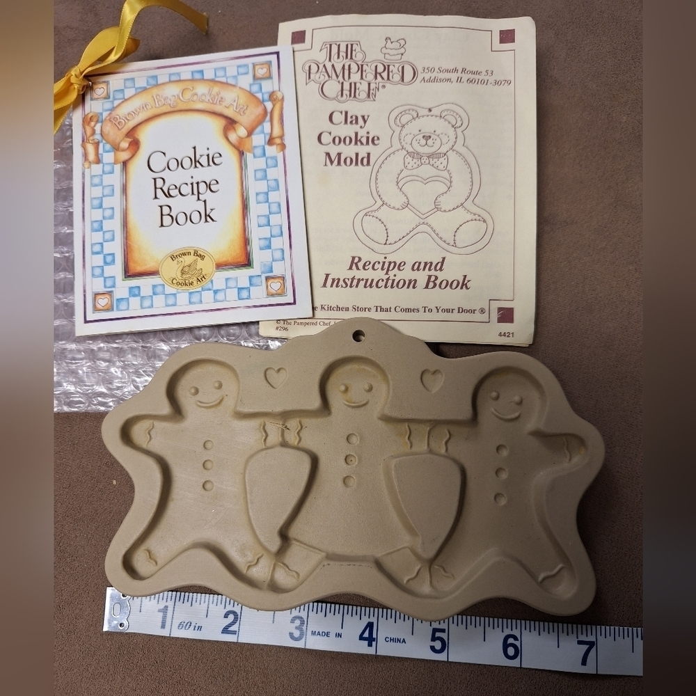 Vintage Brown Bag Cookie Art 1995 Gingerbread Clay Cookie Mold w Recipe Book - Picture 2 of 8